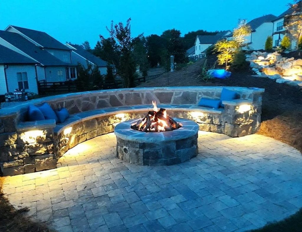 Gas firepit and seating wall 800