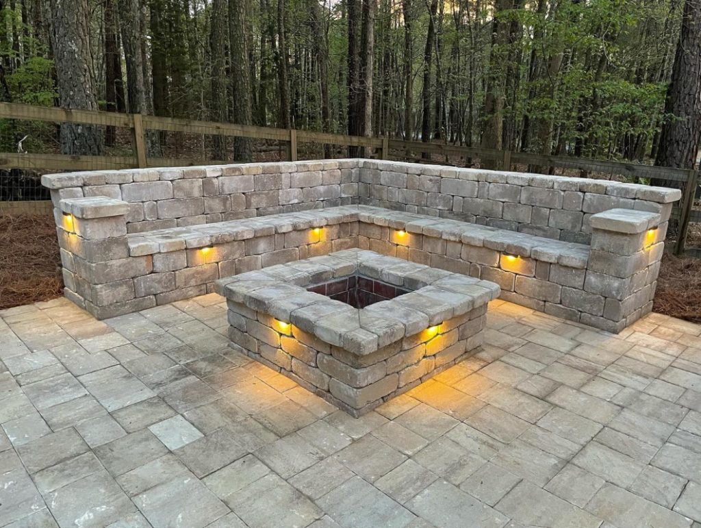 Stonegate wall and square firepit 800